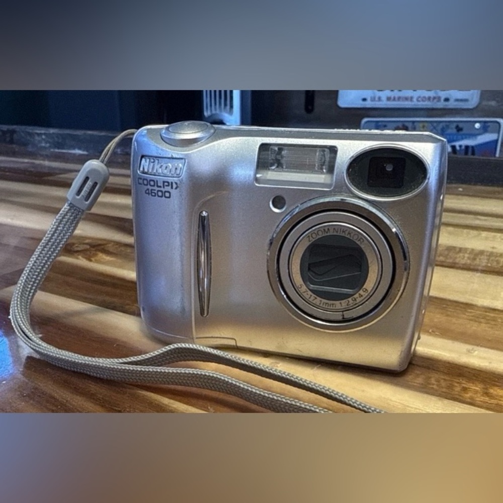 Nikon Coolpix 4600 4 MP Digital Camera 3x Optical Zoom - Grade A